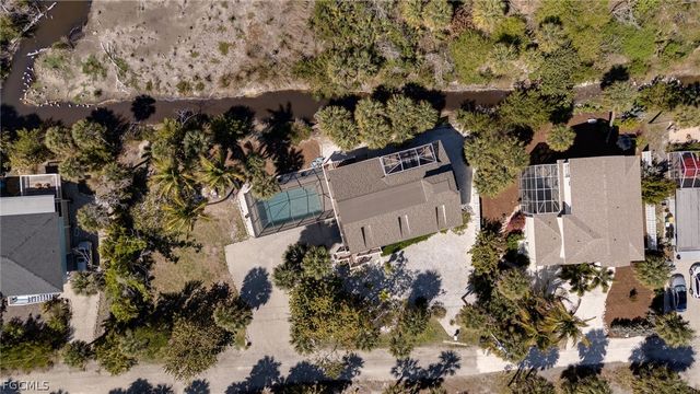 9247 Dimmick DR, Sanibel, FL 33957