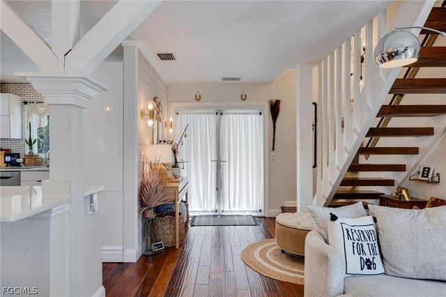 9247 Dimmick DR, Sanibel, FL 33957