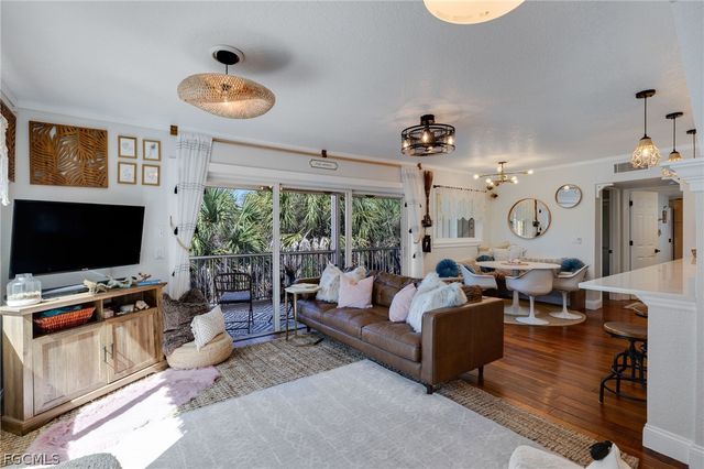 9247 Dimmick DR, Sanibel, FL 33957