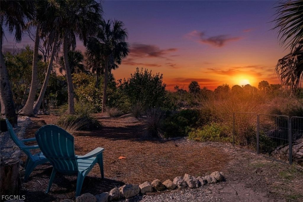 9247 Dimmick DR, Sanibel, FL 33957