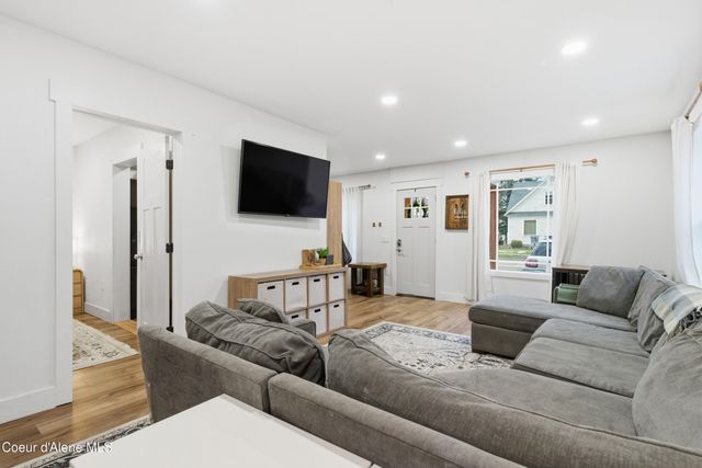 417 Pine St, Sandpoint, ID 83864