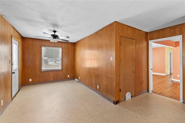 624 NE 39th Terrace, Kansas City, MO 64116