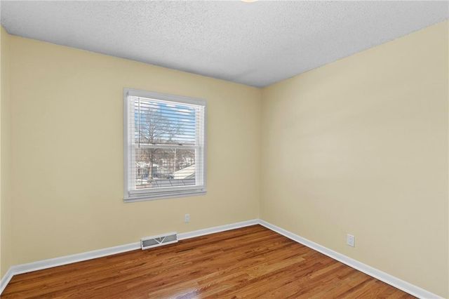 624 NE 39th Terrace, Kansas City, MO 64116