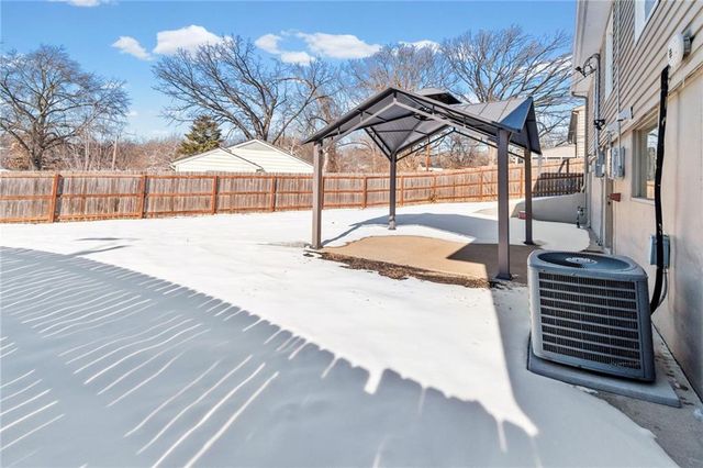 624 NE 39th Terrace, Kansas City, MO 64116