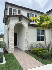 2582 SE 29th St ., Homestead, FL 33035