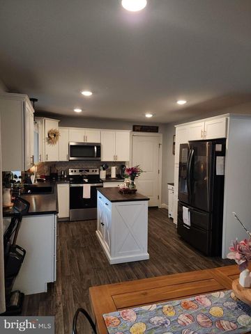 3683 PERCY AVE, Chambersburg, PA 17202