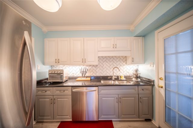 5027 N Hall Street, Dallas, TX 75235