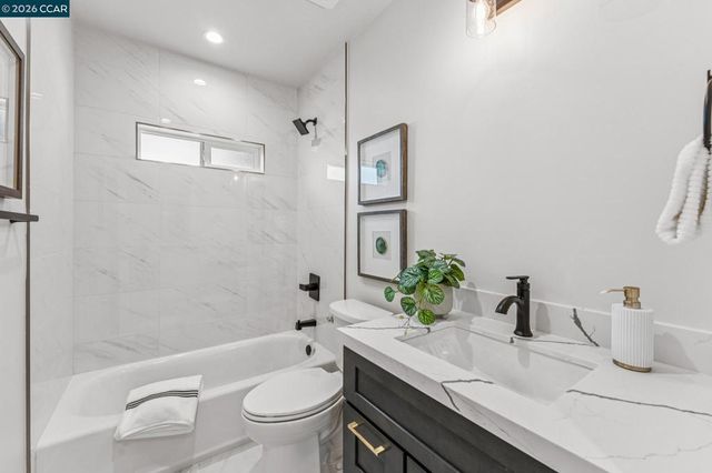 3017 Madeline St, Oakland, CA 94602