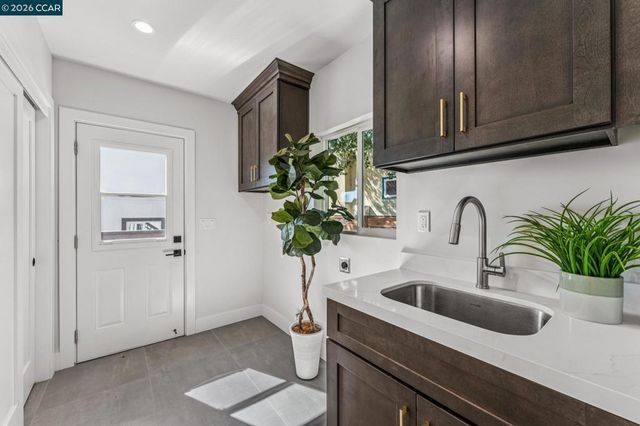 3017 Madeline St, Oakland, CA 94602