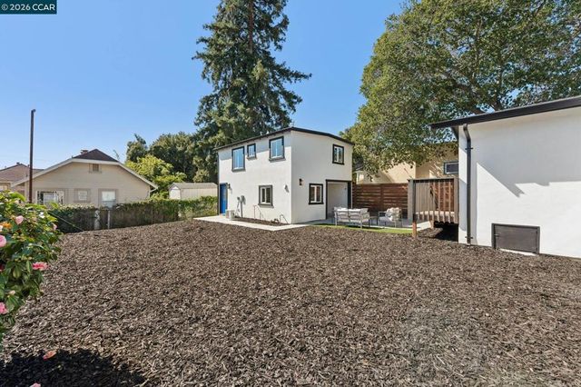 3017 Madeline St, Oakland, CA 94602