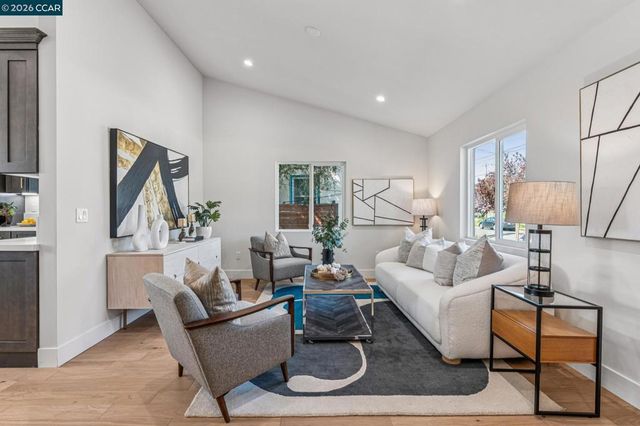 3017 Madeline St, Oakland, CA 94602