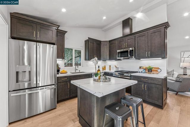 3017 Madeline St, Oakland, CA 94602