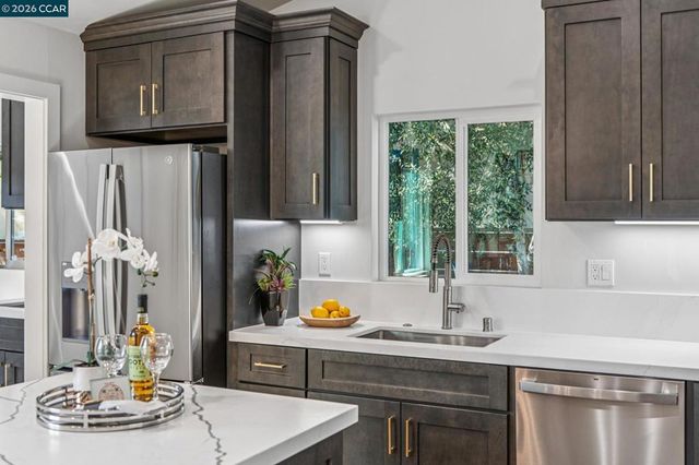 3017 Madeline St, Oakland, CA 94602