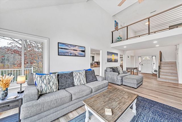 218 Twin Chimneys DR, Wirtz, VA 24184