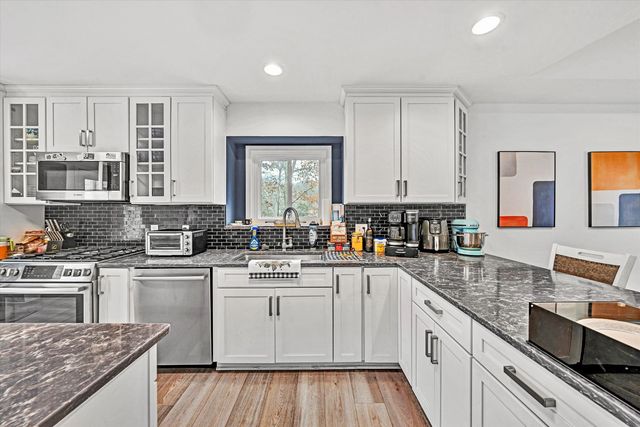 218 Twin Chimneys DR, Wirtz, VA 24184