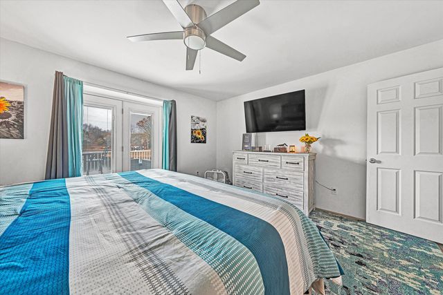 218 Twin Chimneys DR, Wirtz, VA 24184