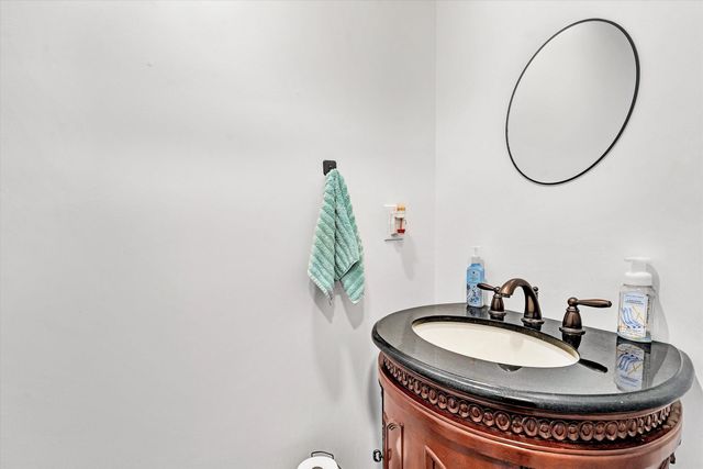 218 Twin Chimneys DR, Wirtz, VA 24184