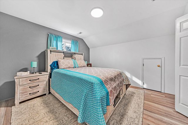 218 Twin Chimneys DR, Wirtz, VA 24184