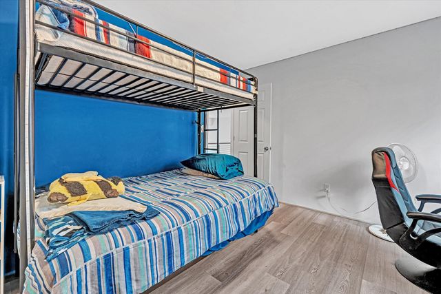 218 Twin Chimneys DR, Wirtz, VA 24184