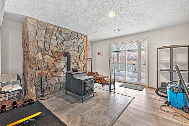 218 Twin Chimneys DR, Wirtz, VA 24184