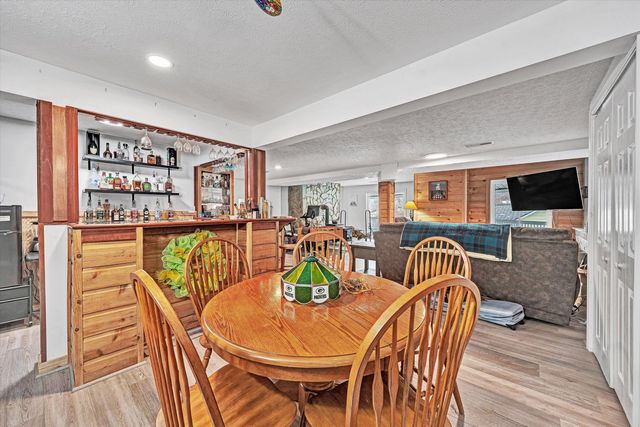 218 Twin Chimneys DR, Wirtz, VA 24184