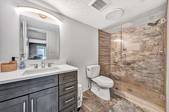 218 Twin Chimneys DR, Wirtz, VA 24184