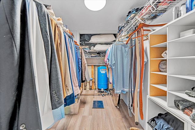 218 Twin Chimneys DR, Wirtz, VA 24184