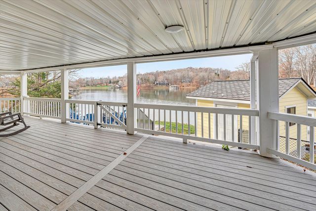 218 Twin Chimneys DR, Wirtz, VA 24184