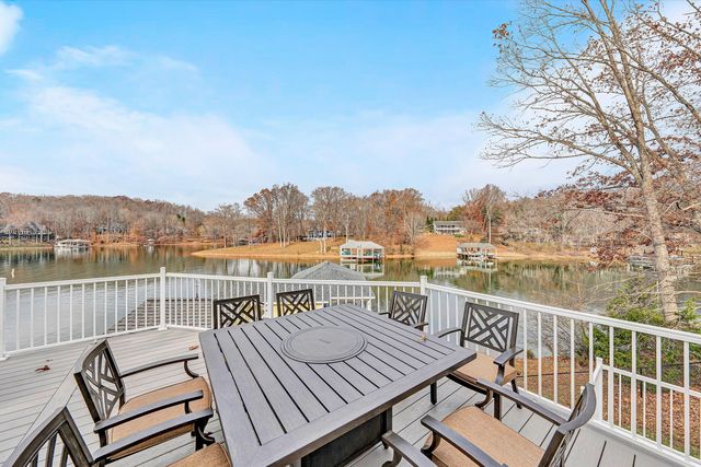 218 Twin Chimneys DR, Wirtz, VA 24184