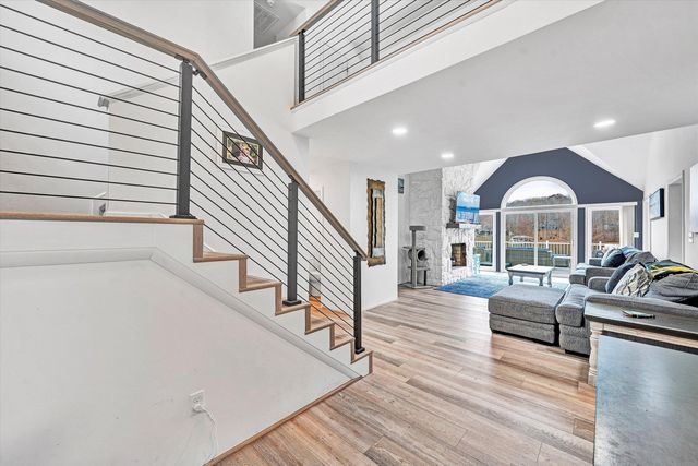 218 Twin Chimneys DR, Wirtz, VA 24184