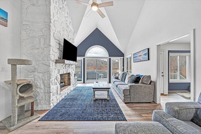 218 Twin Chimneys DR, Wirtz, VA 24184