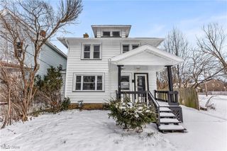 805 Woodland Avenue, Elyria, OH 44035