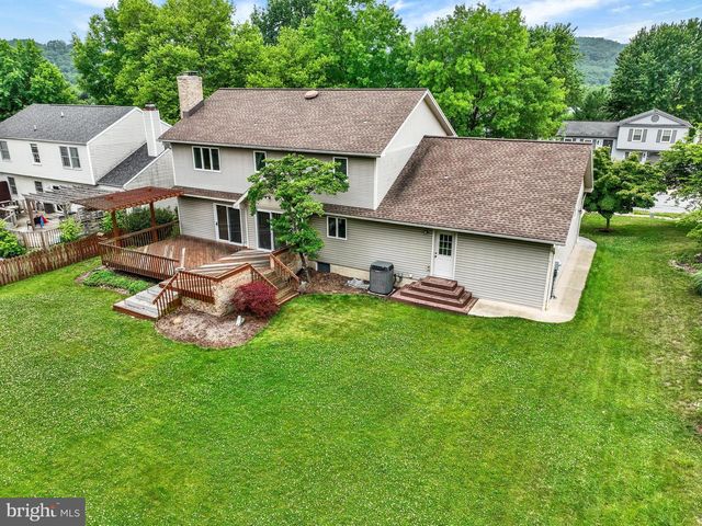 110 CATHERINE CT, Lewisberry, PA 17339
