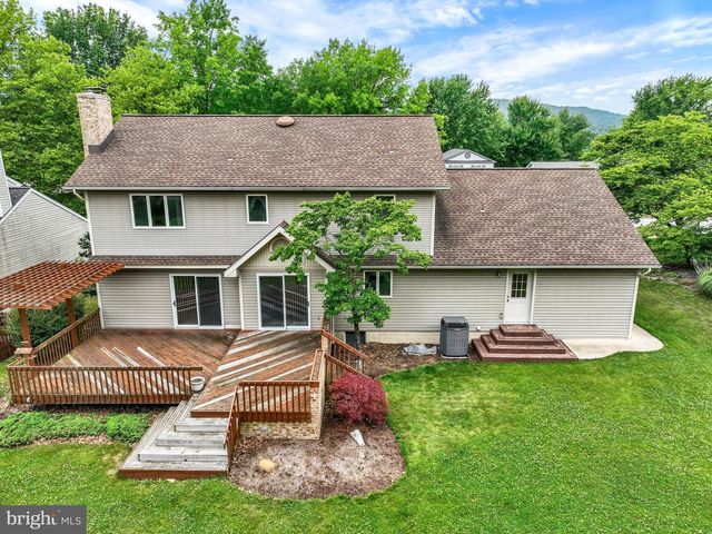 110 CATHERINE CT, Lewisberry, PA 17339