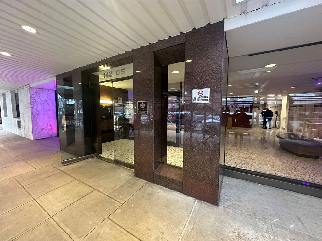 142-05 Roosevelt Ave 4Fl, Flushing, NY 11354