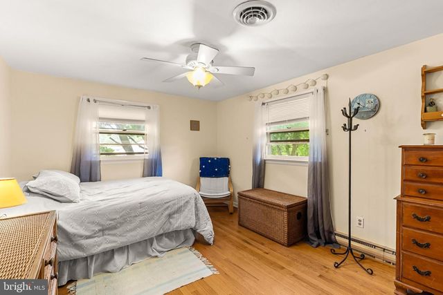 2545 GOLDEN DR, East Petersburg, PA 17520