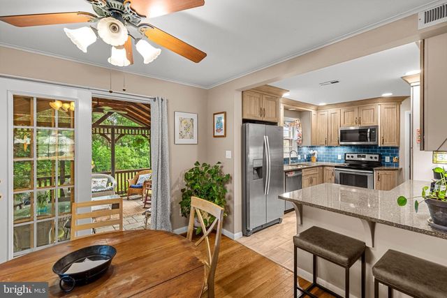 2545 GOLDEN DR, East Petersburg, PA 17520