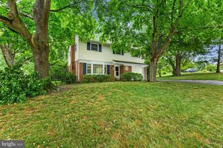 2545 GOLDEN DR, East Petersburg, PA 17520