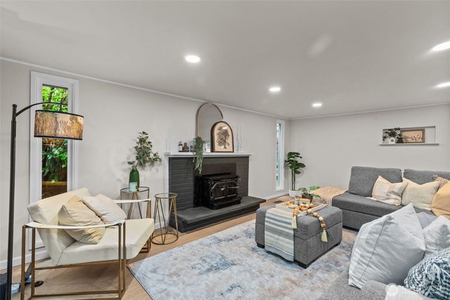 132 NW 143rd Street, Seattle, WA 98177