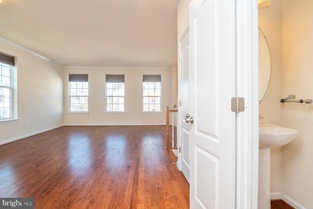 813 GLENSIDE WAY, Glen Burnie, MD 21060