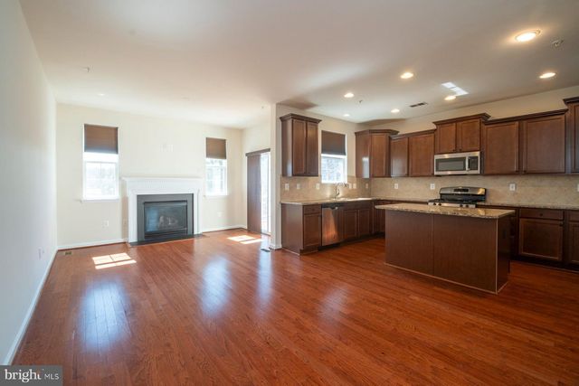 813 GLENSIDE WAY, Glen Burnie, MD 21060