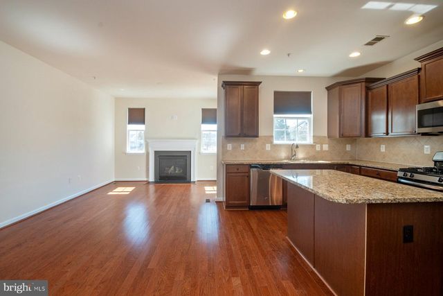 813 GLENSIDE WAY, Glen Burnie, MD 21060