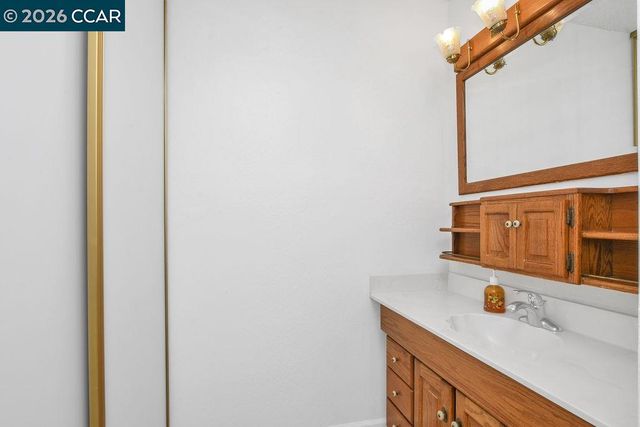 316 Meadows Dr, Vallejo, CA 94589