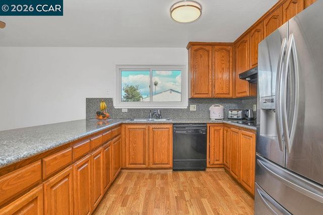 316 Meadows Dr, Vallejo, CA 94589