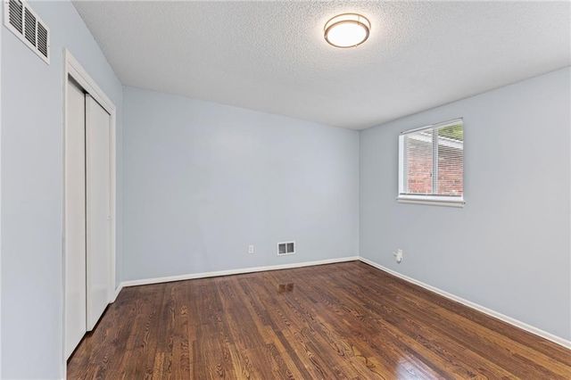 213 Briar Lane, Kansas City, MO 64119