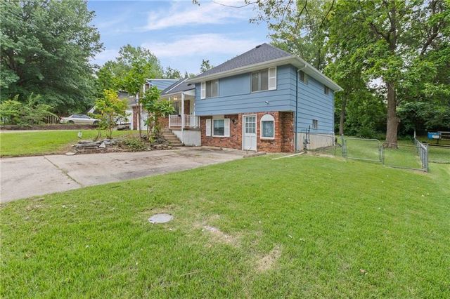213 Briar Lane, Kansas City, MO 64119