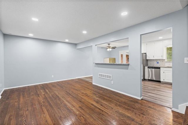 213 Briar Lane, Kansas City, MO 64119