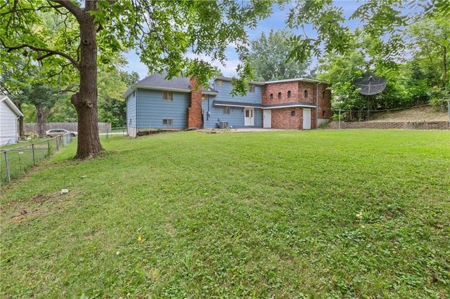 213 Briar Lane, Kansas City, MO 64119