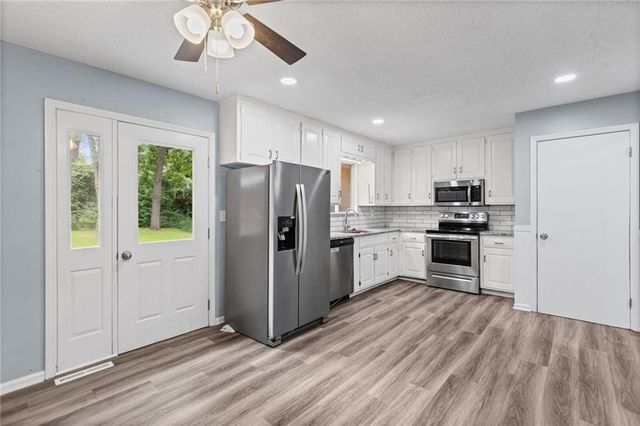 213 Briar Lane, Kansas City, MO 64119