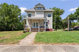 300 S Lexington Street, Holden, MO 64040